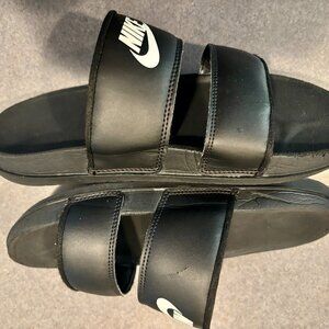 ~~Nike Offcourt Duo Women' Size 8 Slide Sandals Black White Logo Slip On Comfort